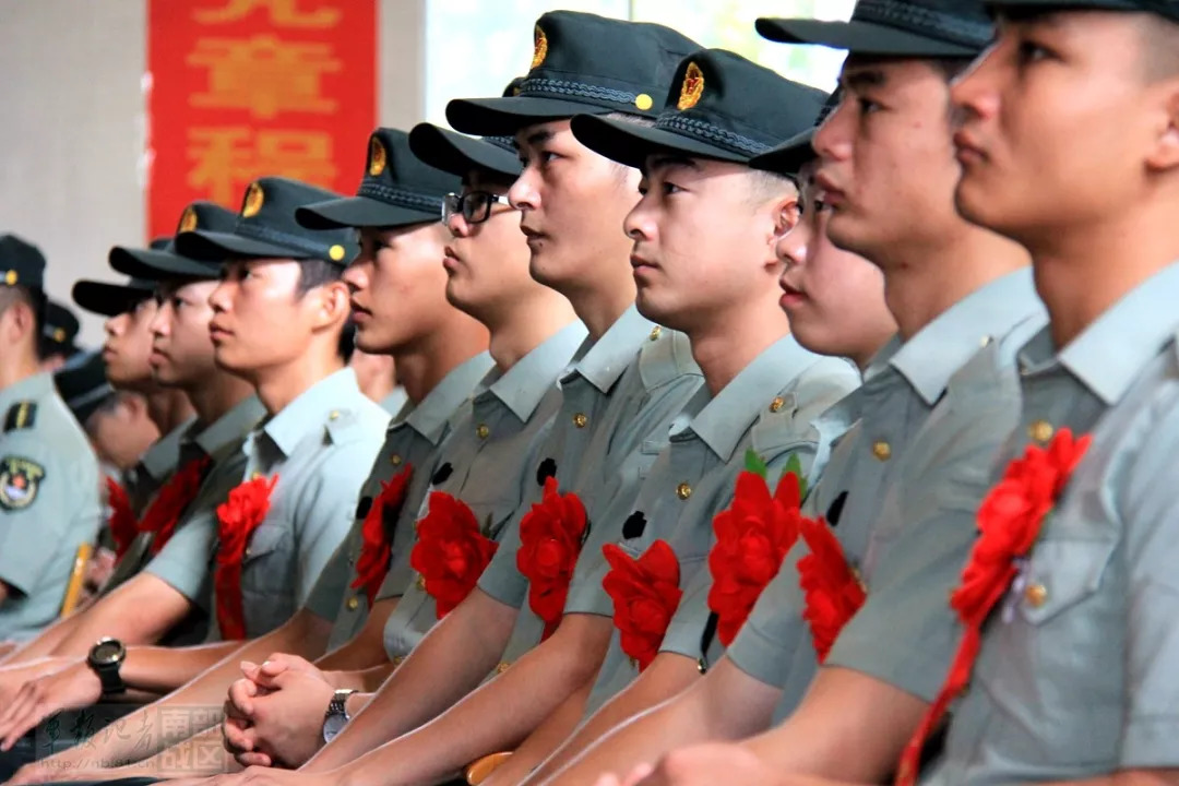 送给2018年陆军某基地退役的老兵