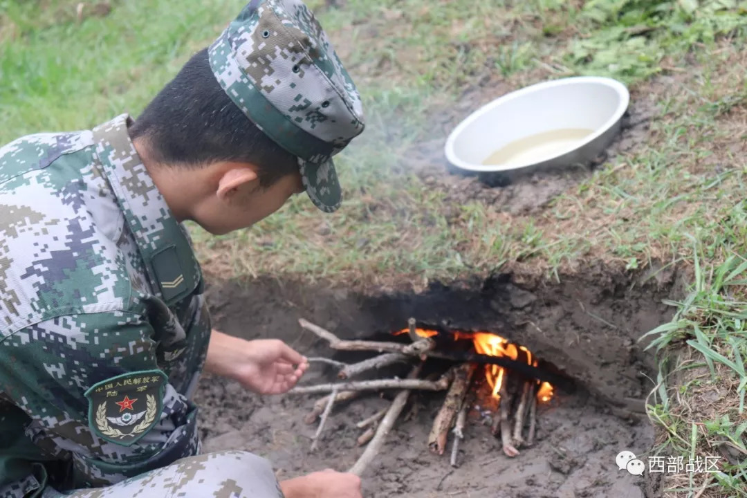 迷彩味的野炊,请看兵哥哥教你做无烟灶