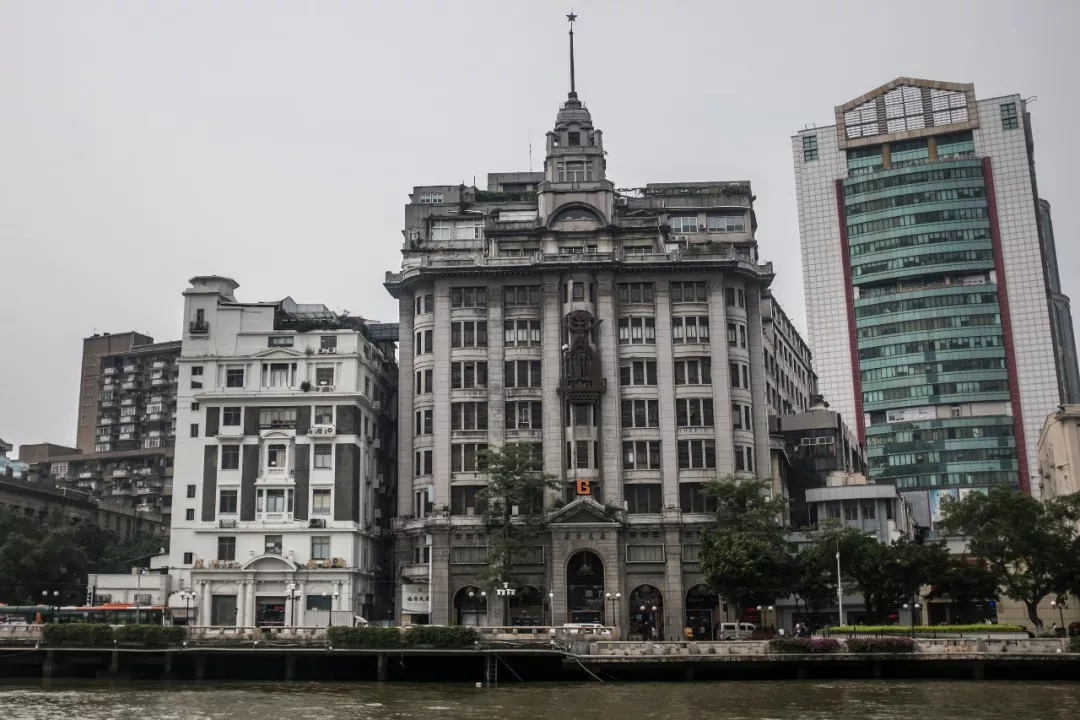 风暴眼南方大厦:金钱,野心和失联的"老朋友"