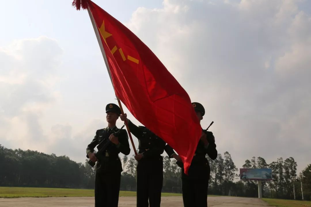 演训凯旋,他们却哭了|高原|军旗|老兵_新浪军事_新浪网