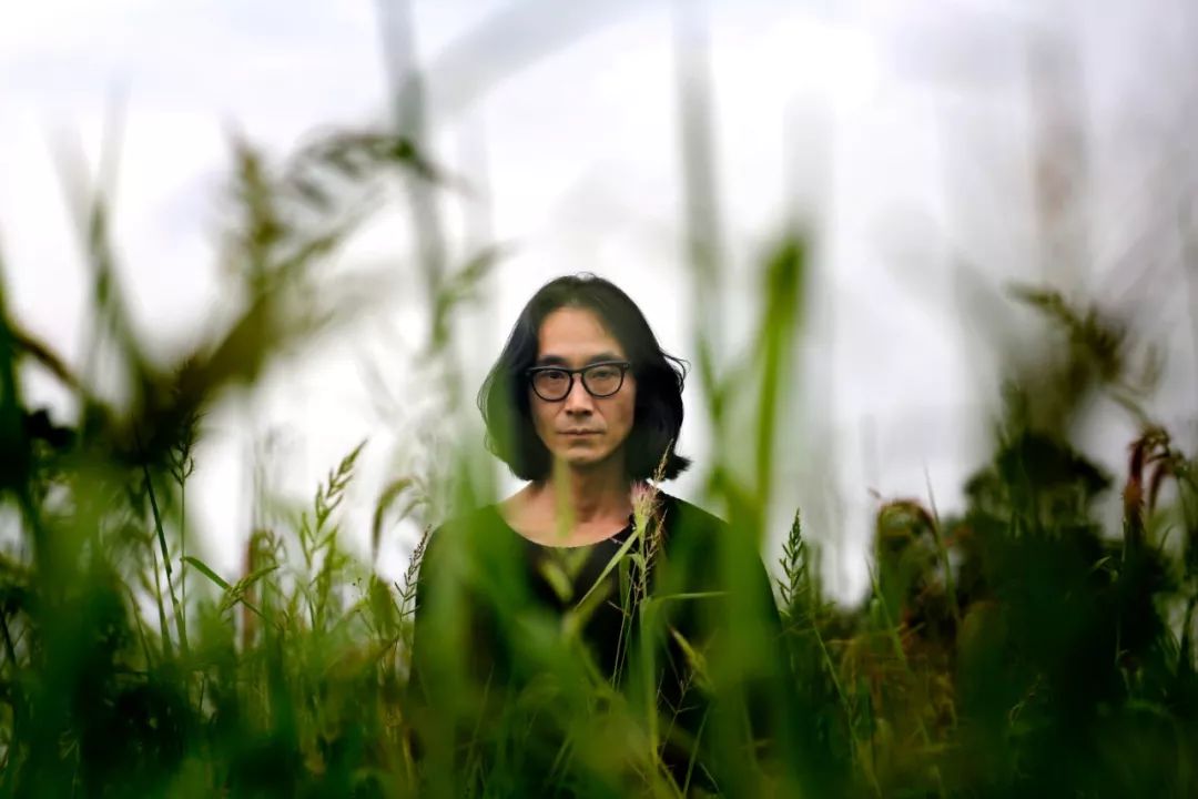 有人说,他是约翰·列侬与小野洋子的合体 | 新匠人加速