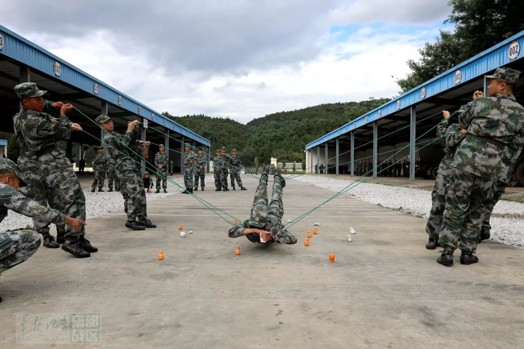 围观新兵心理行为训练