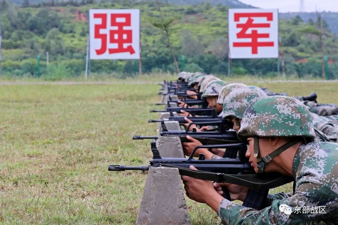 实弹射击有点小紧张?快来看新战友军旅第一枪打得怎么样