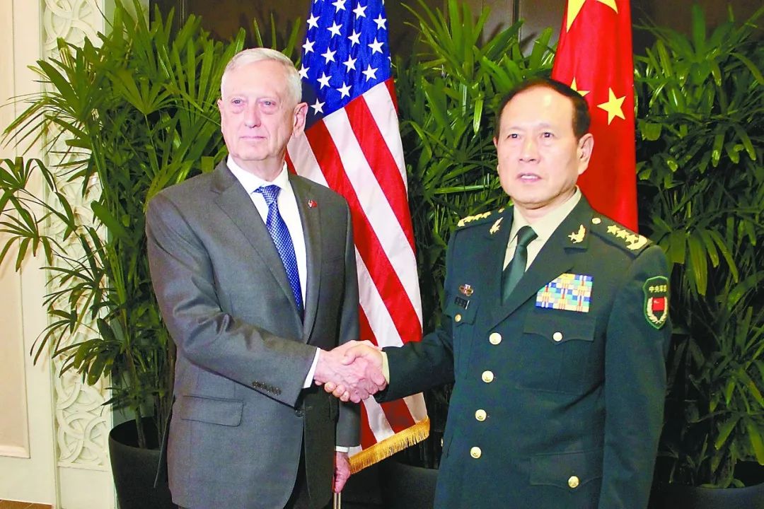 18日，中国国务委员兼国防部长魏凤和上将在新加坡与美国国防部长马蒂斯举行会谈。