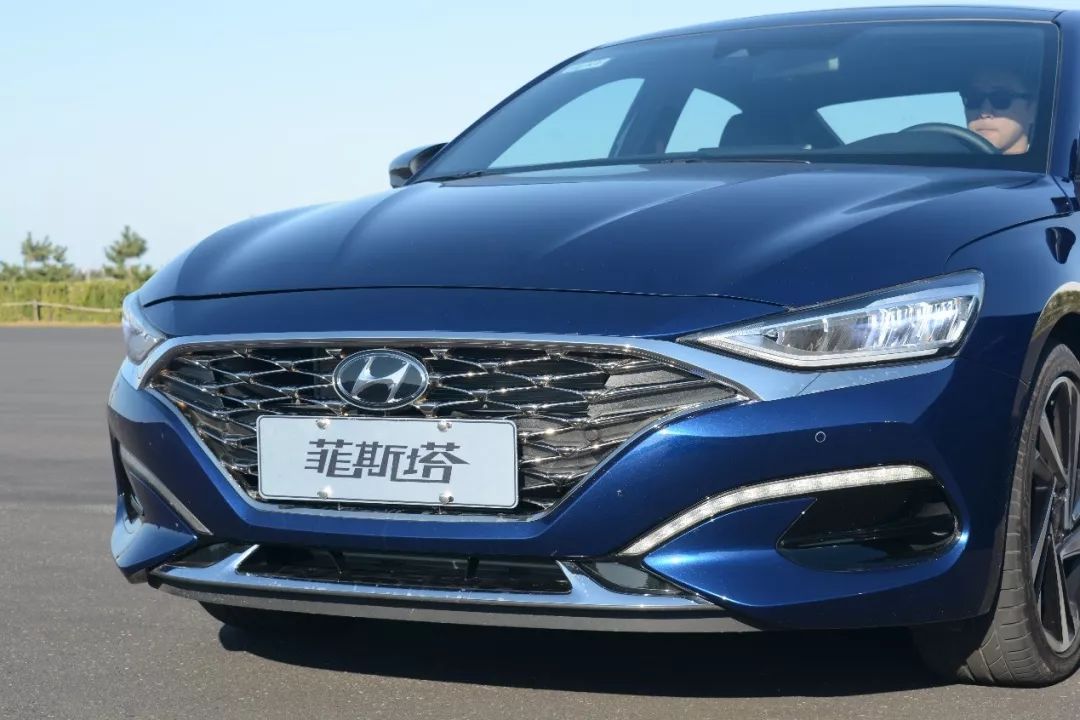 轿跑市场很小众北京现代lafesta菲斯塔可能要打脸