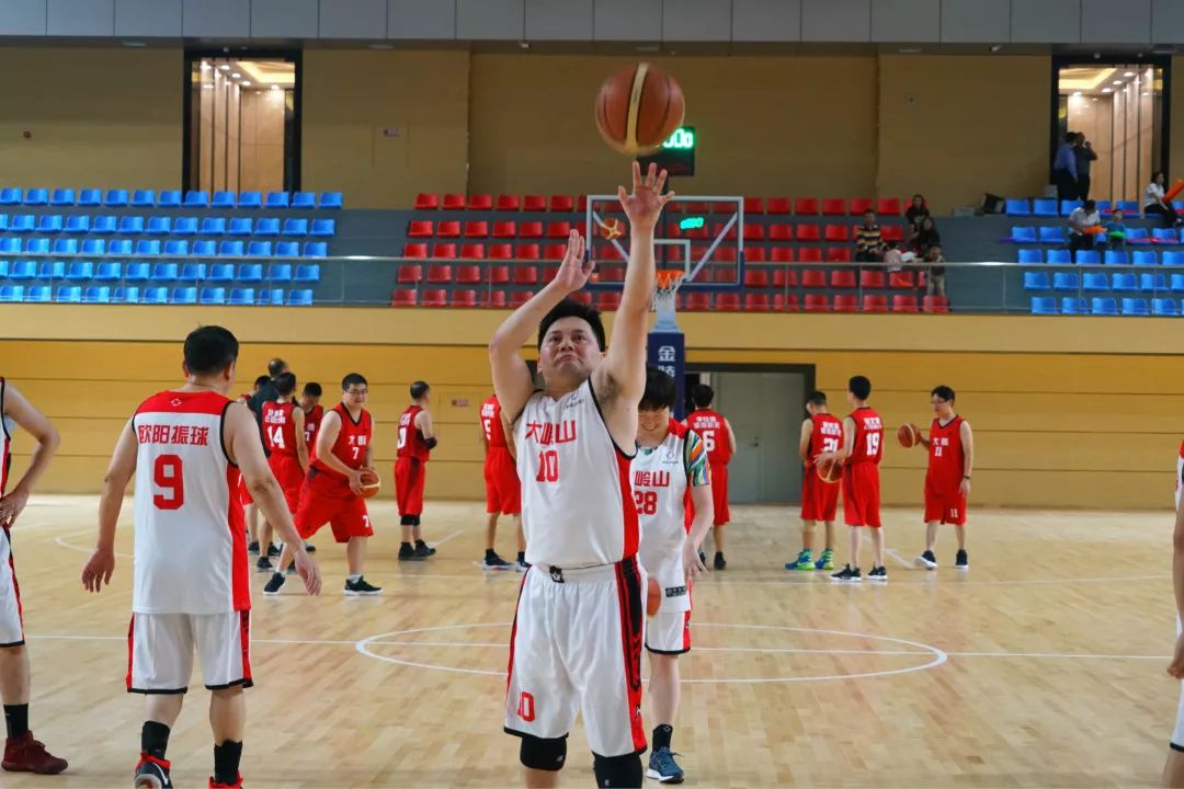 东莞市镇街公务员篮球联赛:大岭山再下一城 主场胜大朗