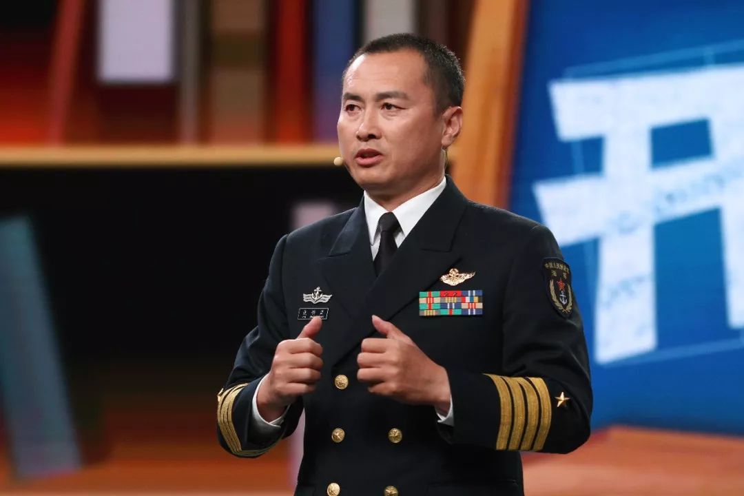 " 2009年底,航母部队终于组建 刘喆也见证了中国第一艘航母辽宁舰
