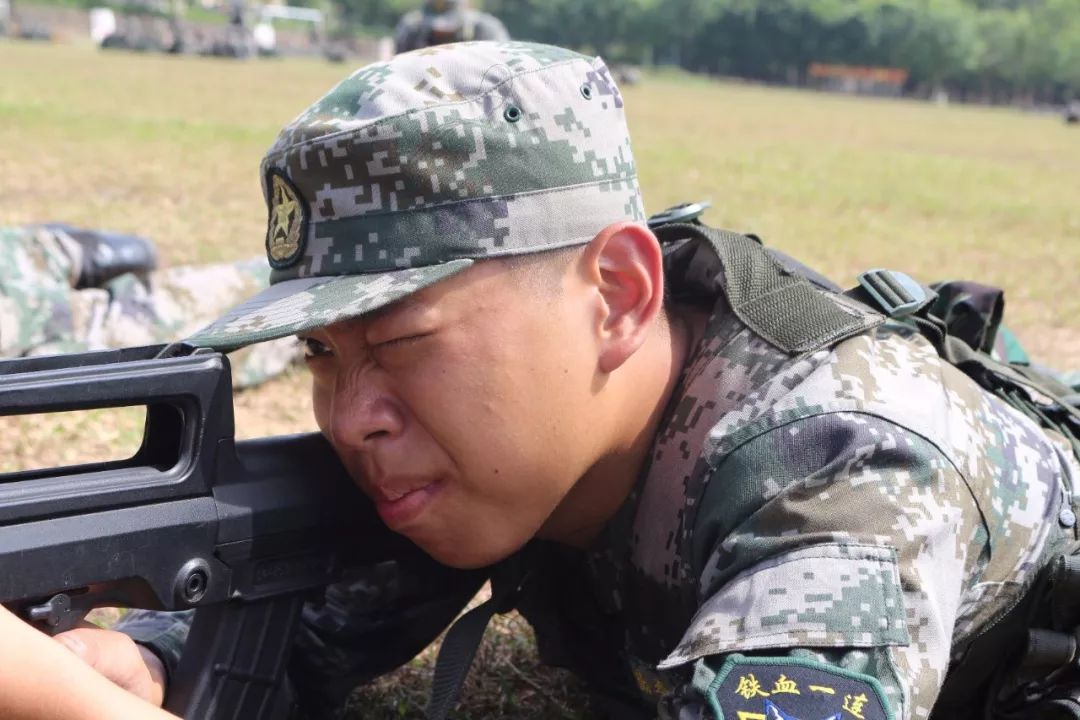 下来△周 亮△韩 艺△付华斌△符东铭△何珊珊△翟家琪△司马亦婧△韩