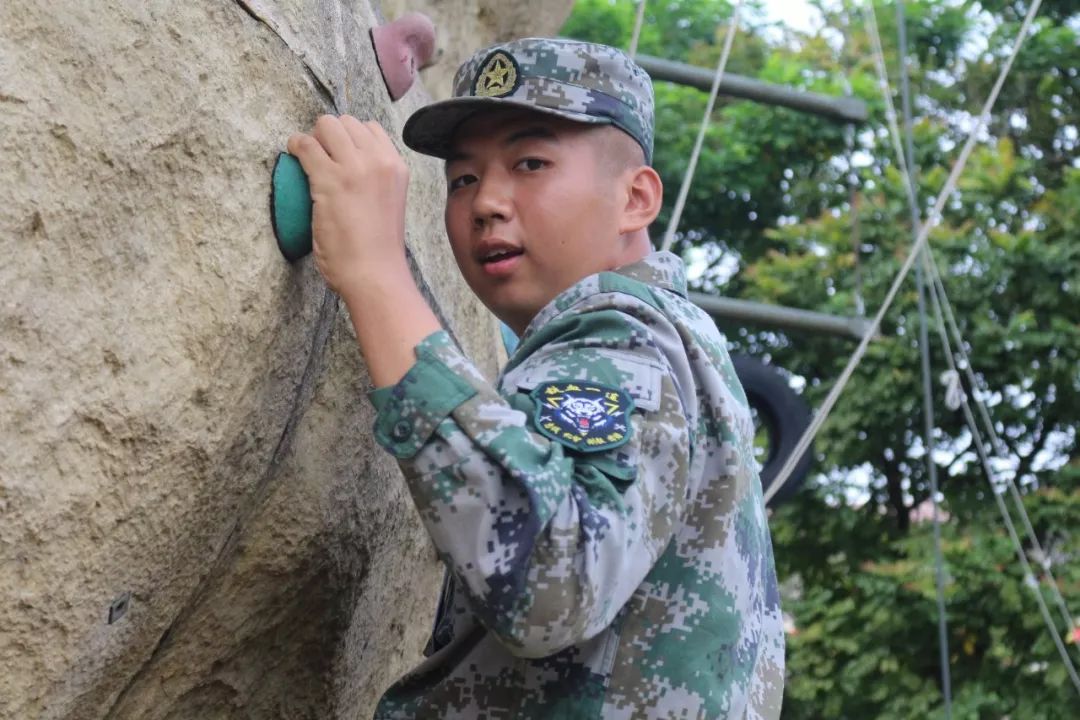 下来△周 亮△韩 艺△付华斌△符东铭△何珊珊△翟家琪△司马亦婧△韩