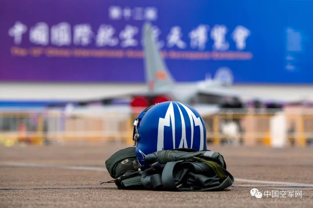 备战第十二届中国航展空军八一飞行表演队进行检验性飞行