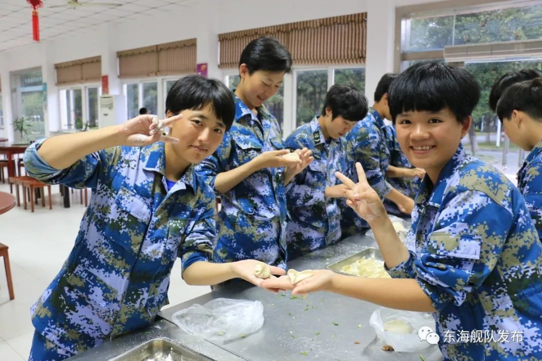 走进女兵训练营,领略她们的华丽蜕变