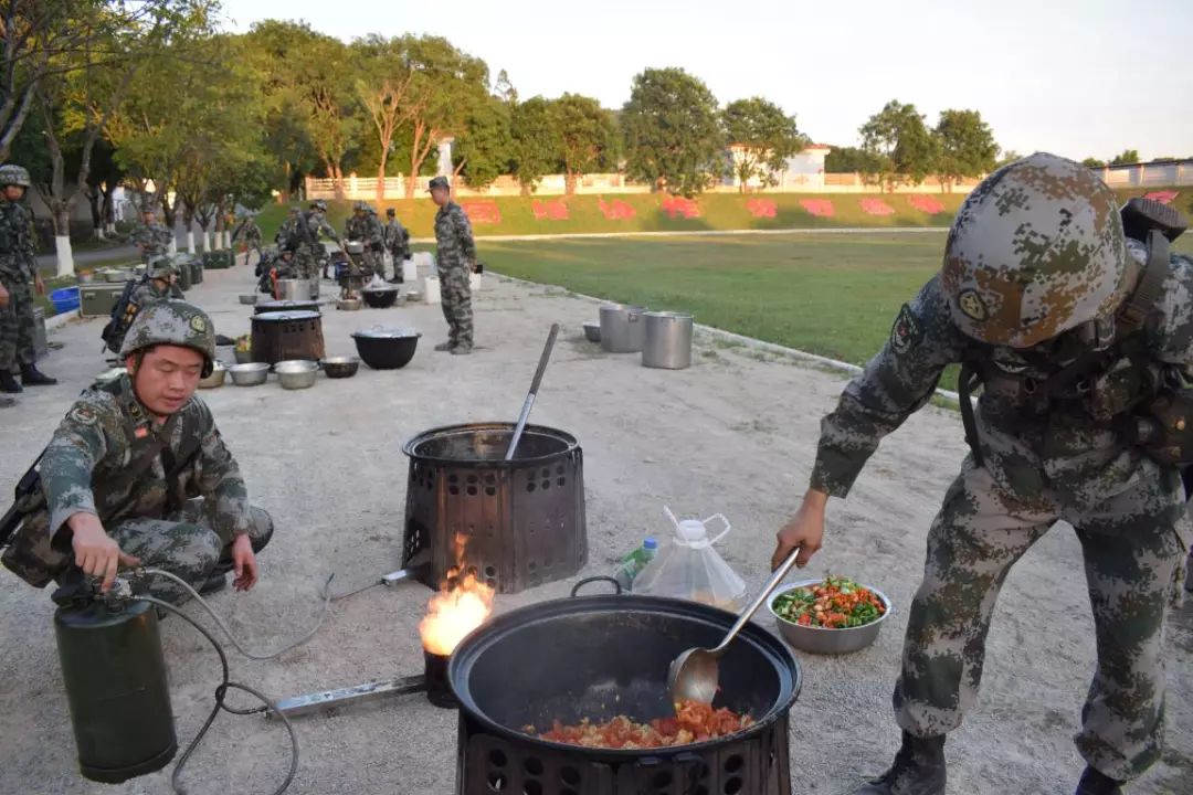 首先,来一张全景导读近日,南部战区陆军第74集团军某旅正如火如荼的
