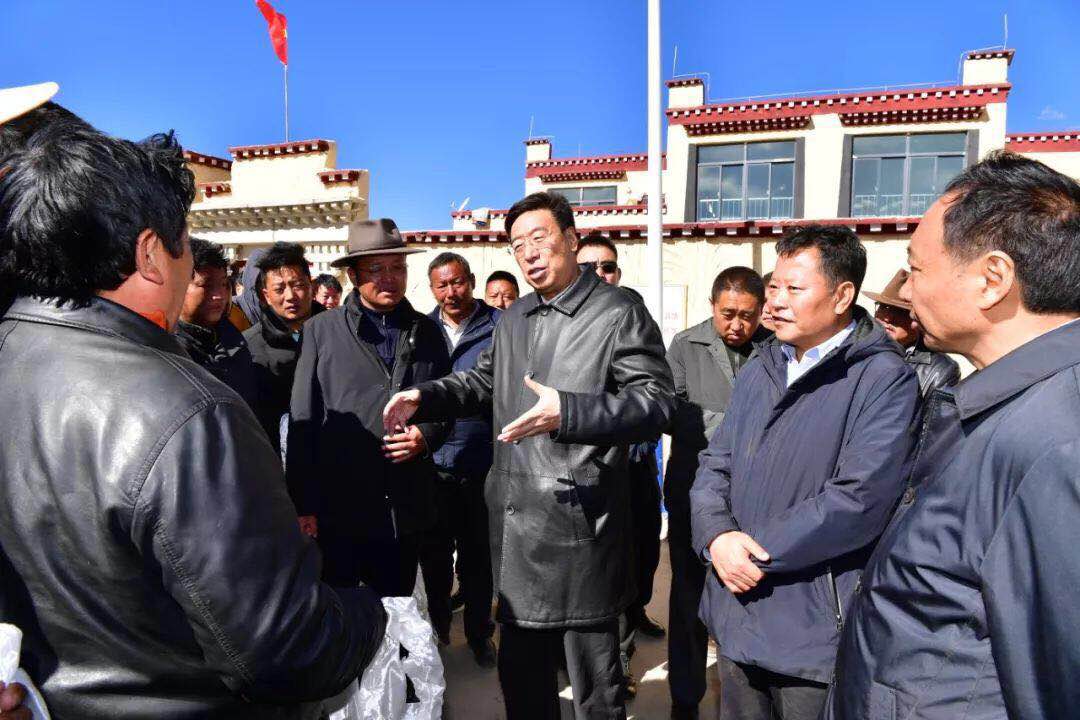 吴英杰在林周县调研脱贫攻坚等工作