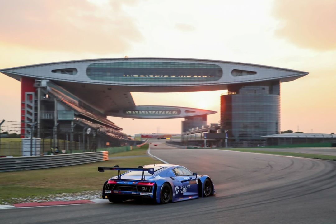 周末来上海国际赛车场过把瘾 体验现场版"速度与激情"__财经头条