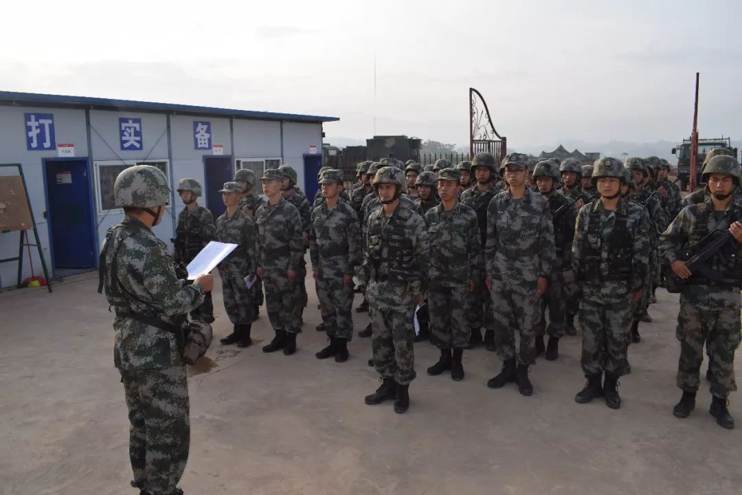 为新排长举行入连仪式这个单位做得好