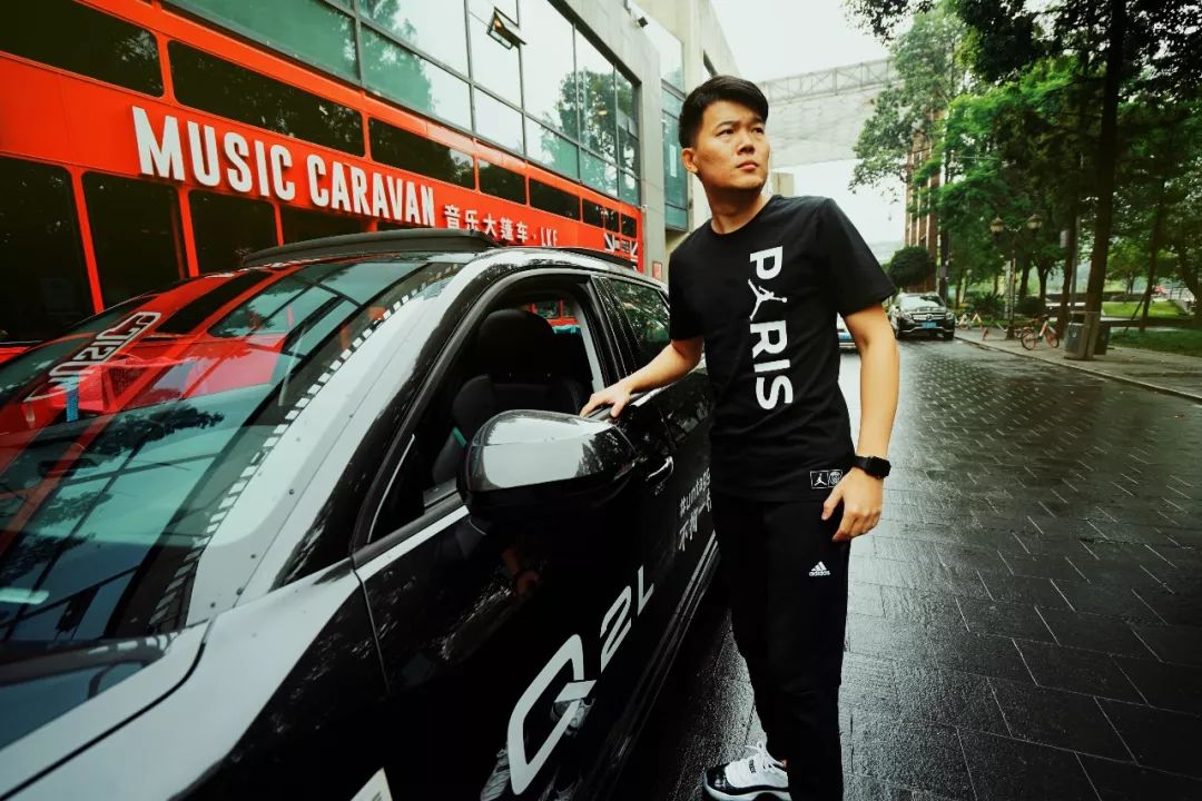 一个衣帽间藏400多段故事什么感觉丨当"z哥"邂逅全新奥迪q2l