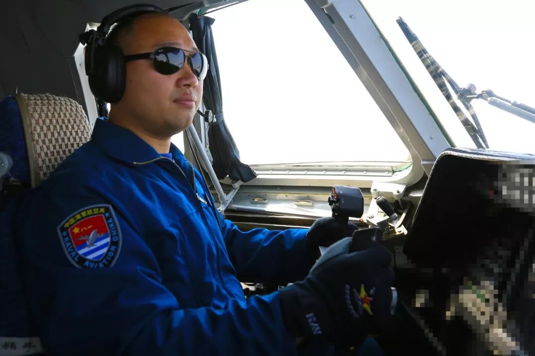 【mv】歌词真霸气!一起来听海空猎鹰版《沙漠骆驼》