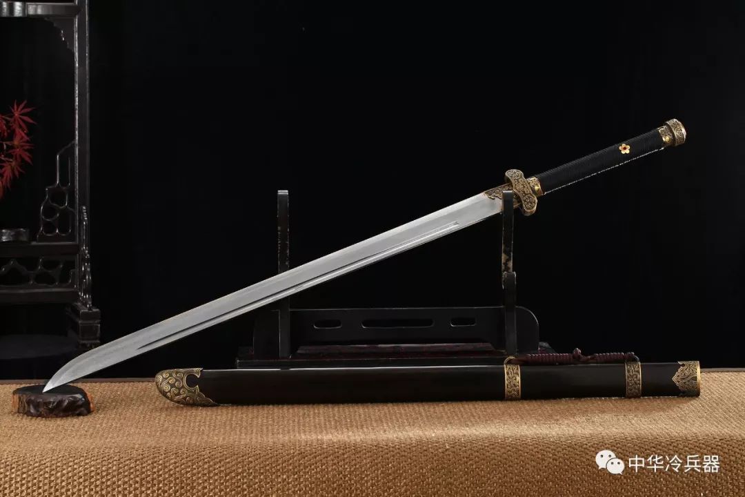 中国传统冷兵器中,刀枪剑戟,你更喜欢谁?|兵器|长兵器|铁鞭_新浪新闻