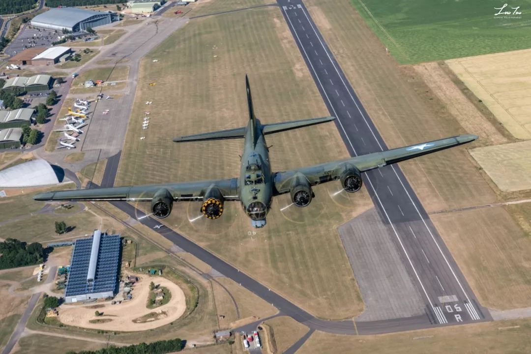 b-17轰炸机,二战期间经典飞机