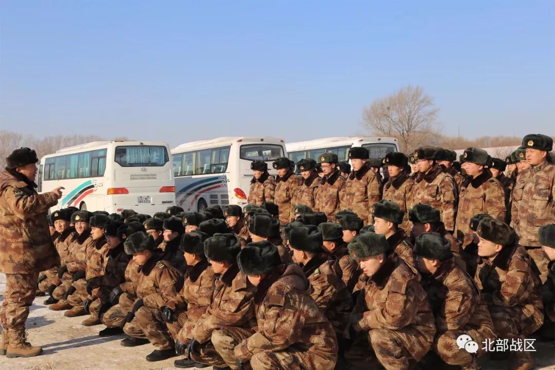 第79集团军某旅让参加陆军"精武—2018"参赛队员成为官兵训练样板