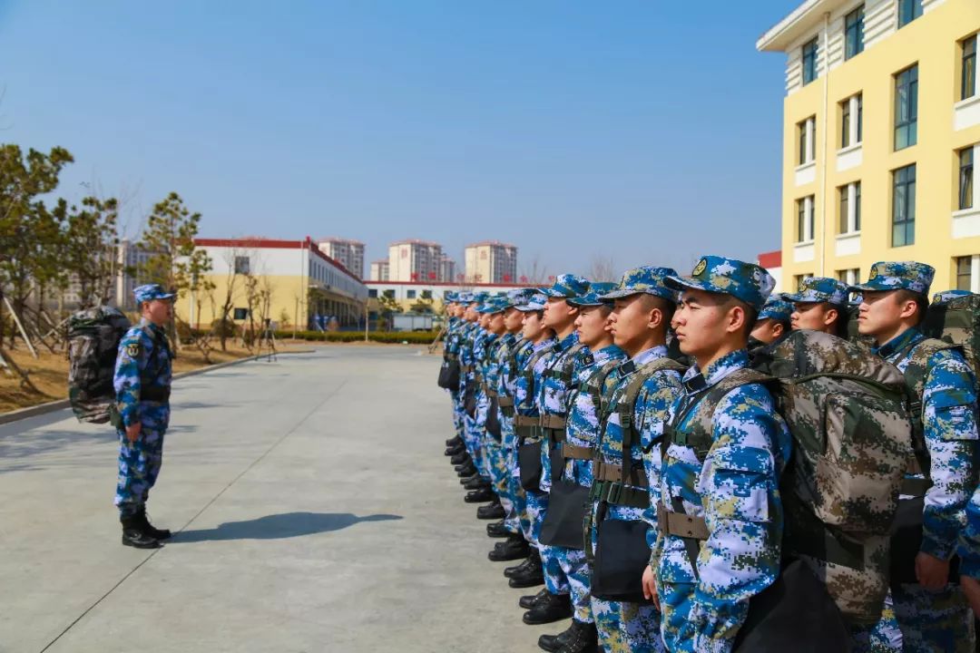北部战区海军某旅进行节前常态化战备拉动演练检验部队快反能力