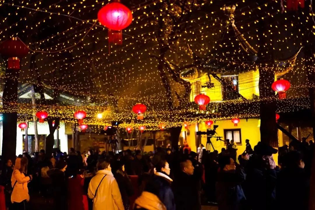 对咱们苏州人来说 去寒山寺听新年钟声 已经成为经典的过节方式之一