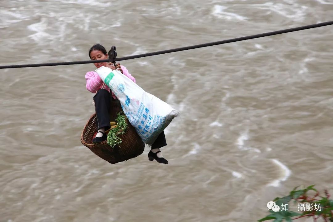 即将消失的怒江过江溜索最快速度堪比汽车