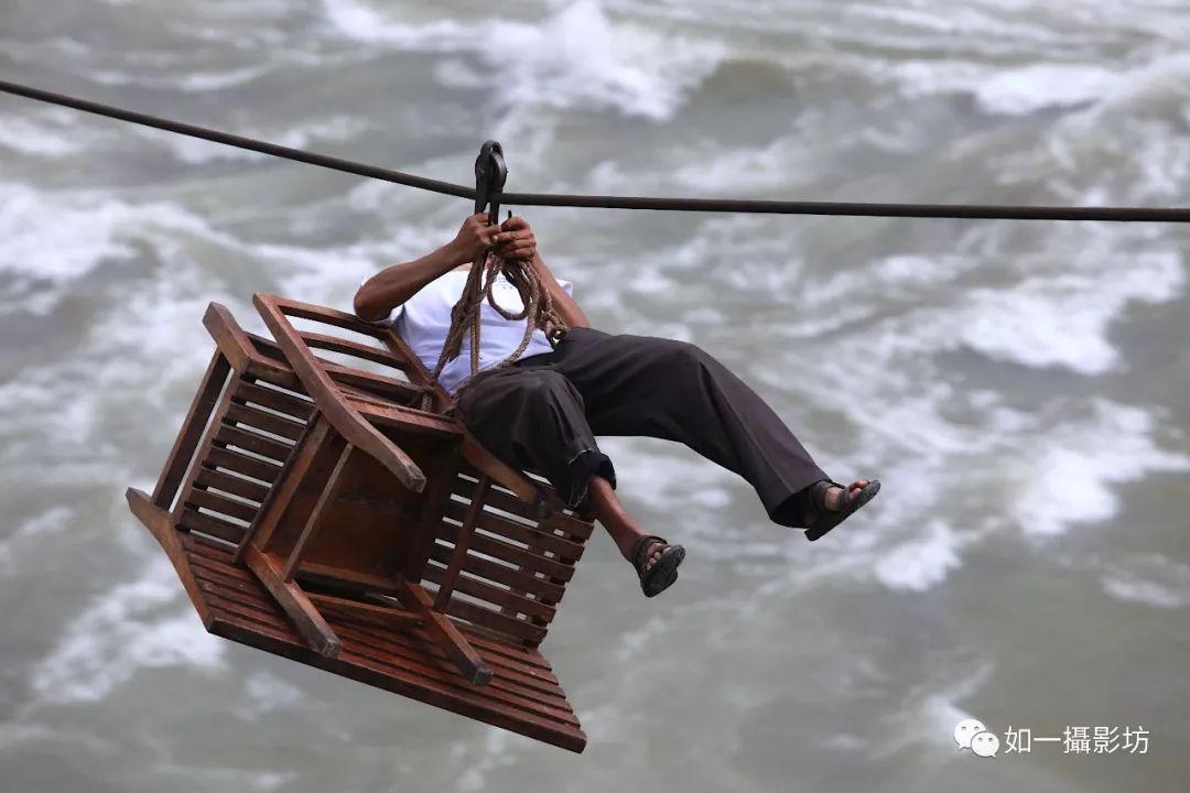 即将消失的怒江过江溜索最快速度堪比汽车