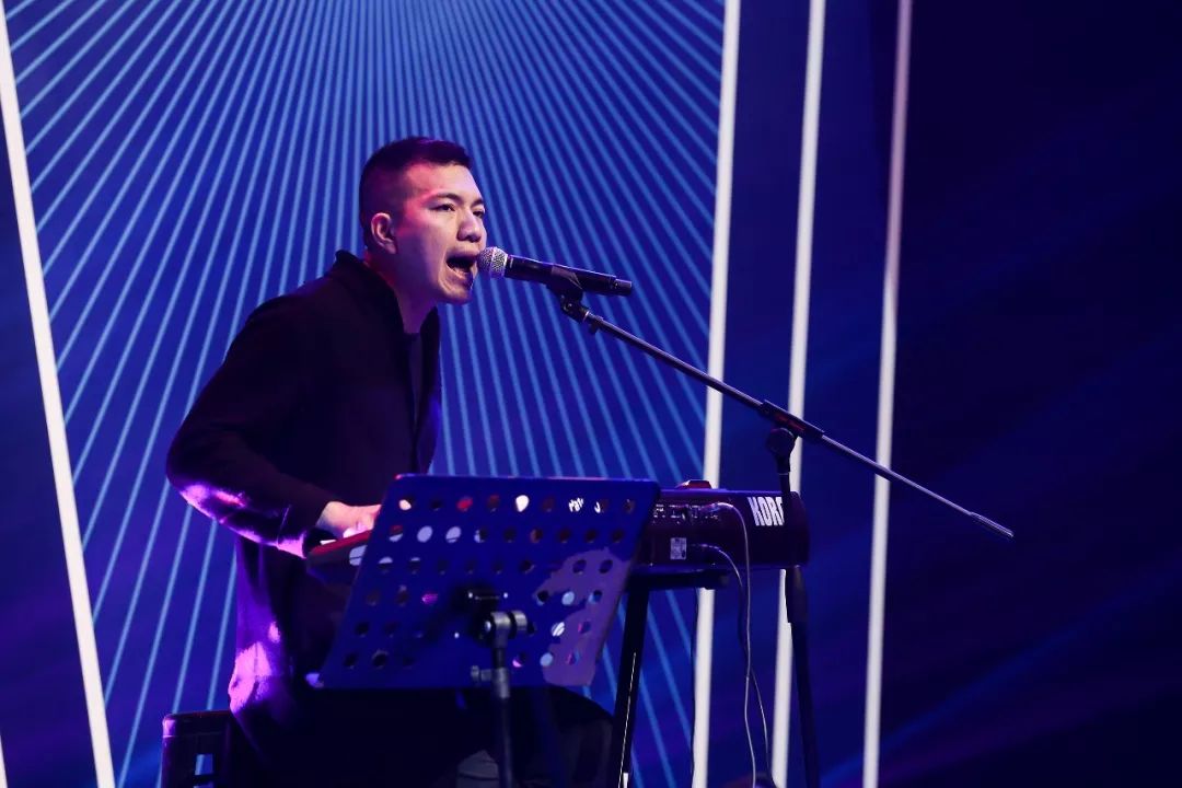 【←向左滑动查看更多】prc最噪王牌巴音汗超嗨trap炸翻现场带你2019