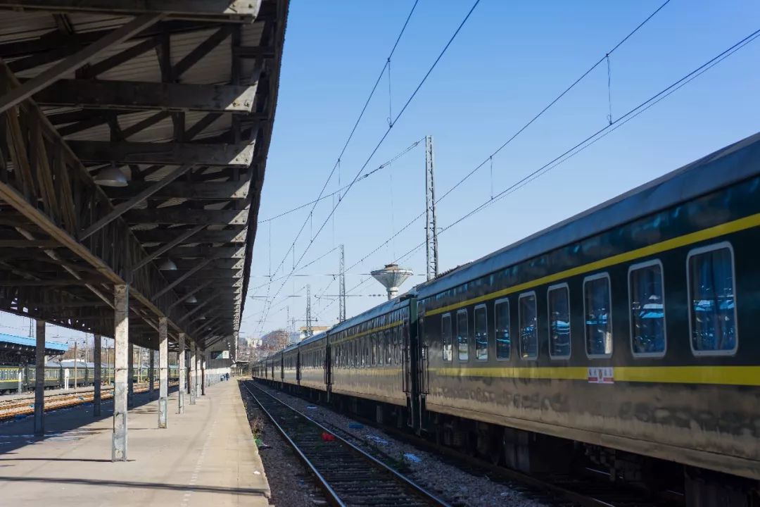 再见t6566京沪线老牌特快列车退役换成新款动车