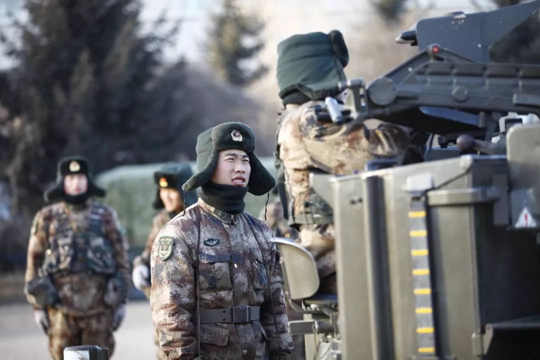 第78集团军某防空旅新兵专业训练:-15℃,我们在行动