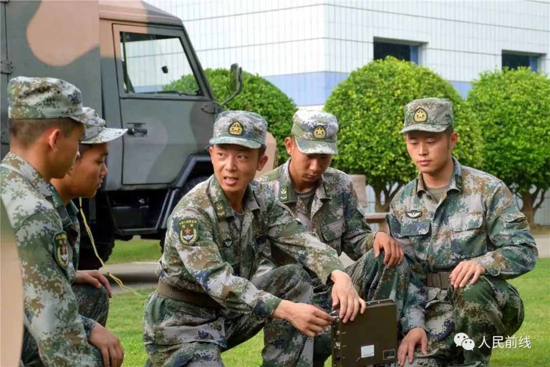 东部战区陆军召开2018年度练兵备战先进表彰大会