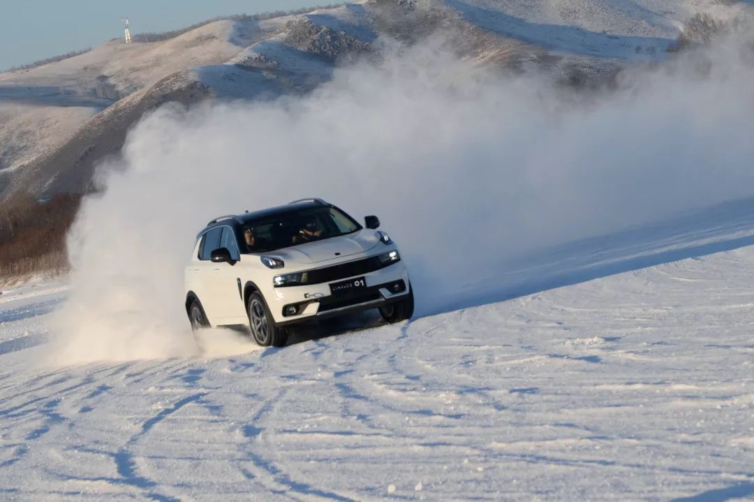 25℃冰天雪地,开着suv玩儿"漂移",原来这么简单!