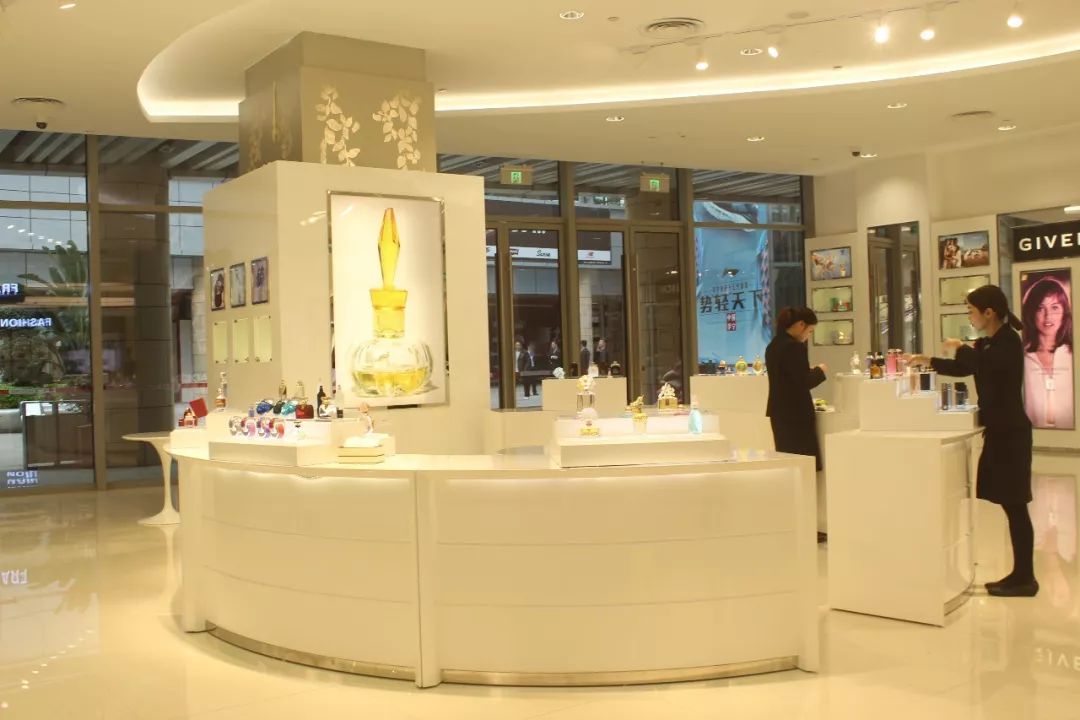 不用去机场就能买买买!海口,博鳌免税店今日双店齐开!