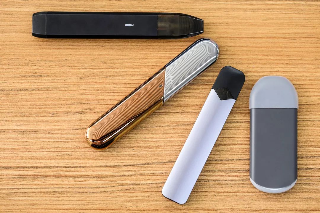 这种"美到窒息"的体验,当你与市面上塑料电子烟一对比,前后差距肉眼