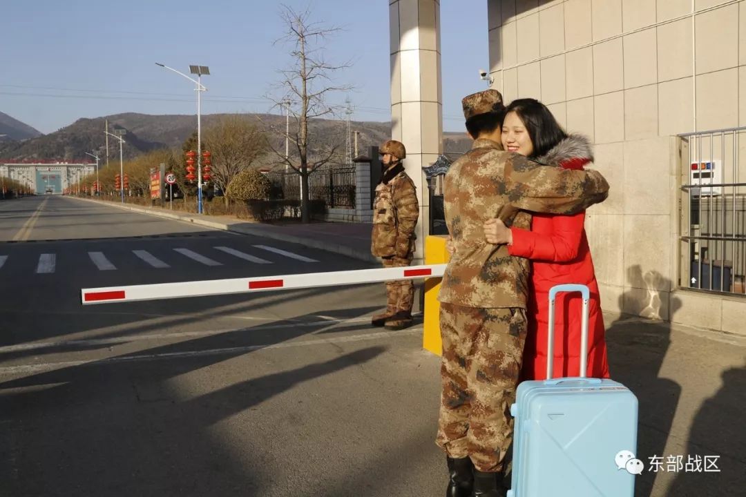 春节,有一种"逆行"叫军嫂探亲