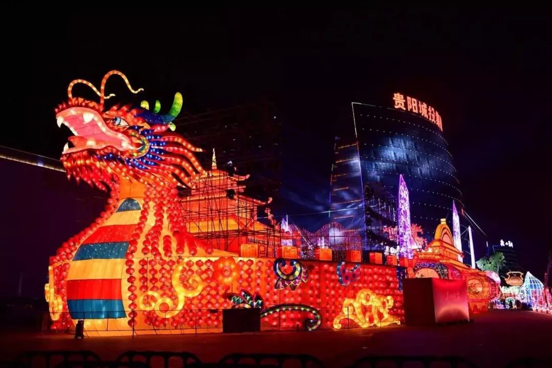 2019贵阳西南国际商贸城春节灯会庙市开幕!