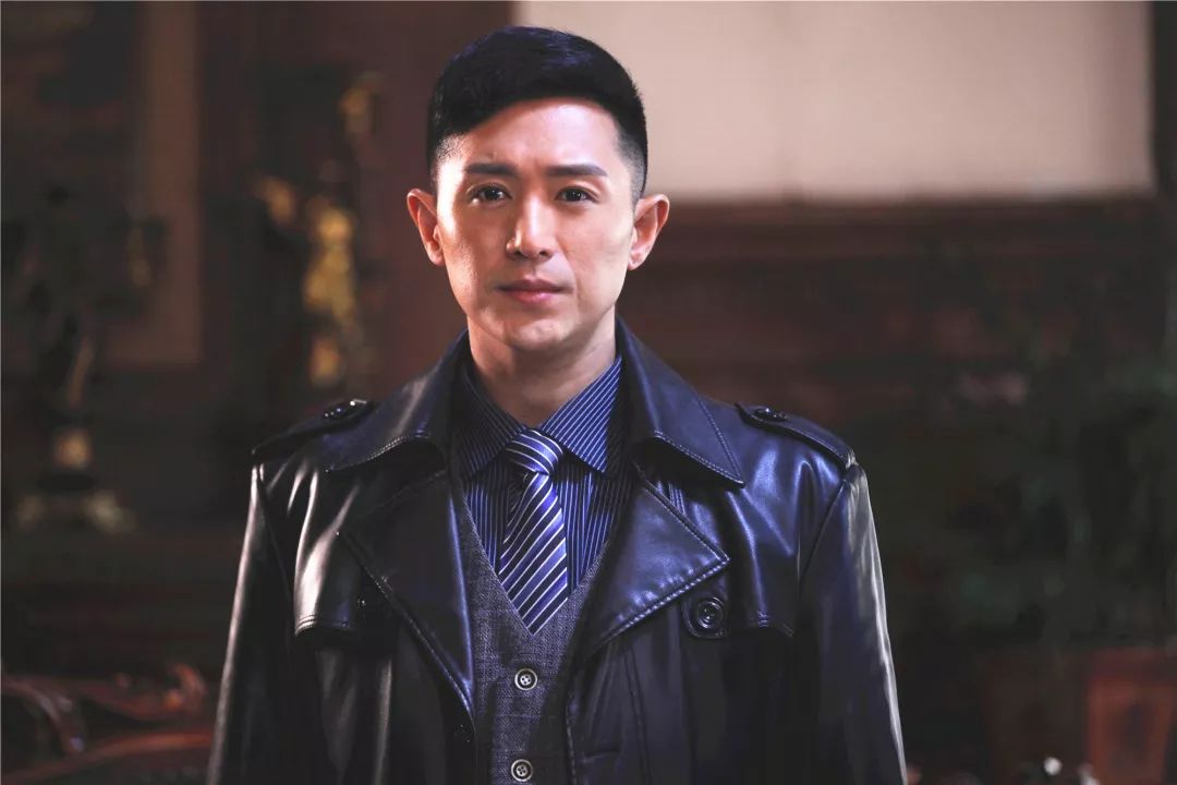 跌宕起伏的智力激战 剧中演员性格鲜明, 且各个身怀绝技, "文能安邦