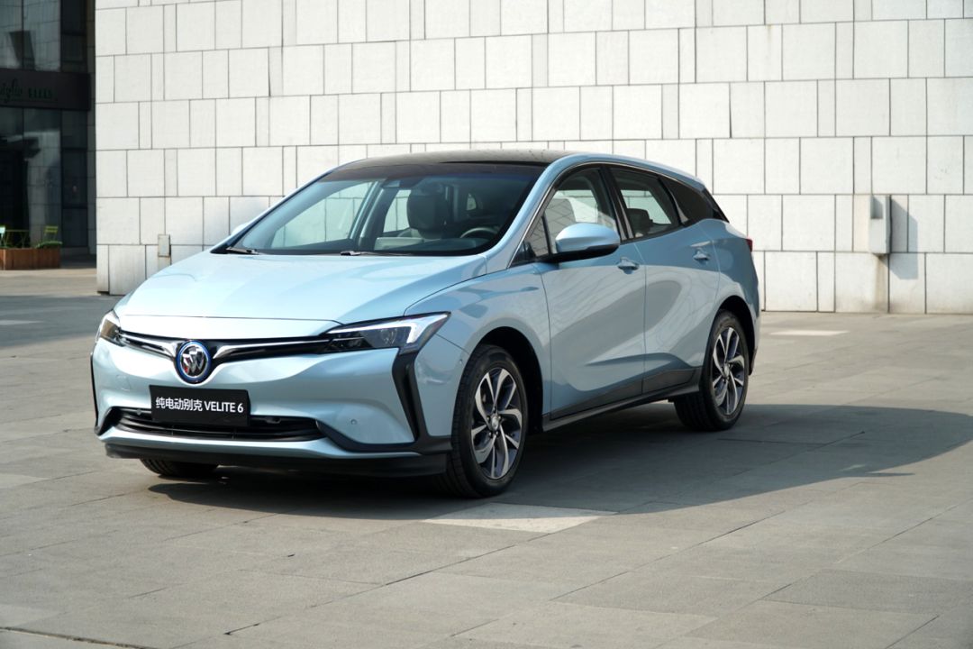 新车搭载了别克全新emotion驱动技术与最新econnect互联技术,用户拥有