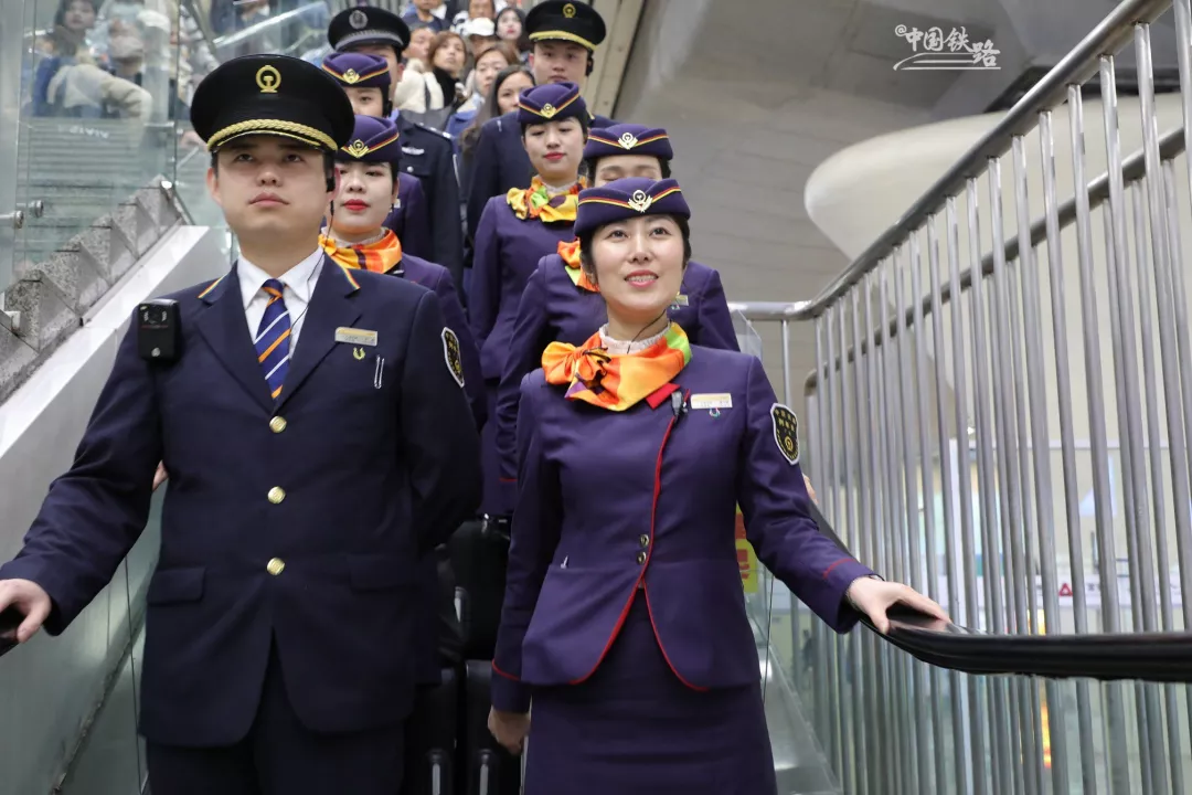 广深港高铁的内地司机在香港过夜吗?|机械师|高