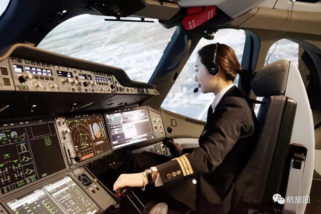 女神节丨想成为女机长?听听东航首位A350女飞