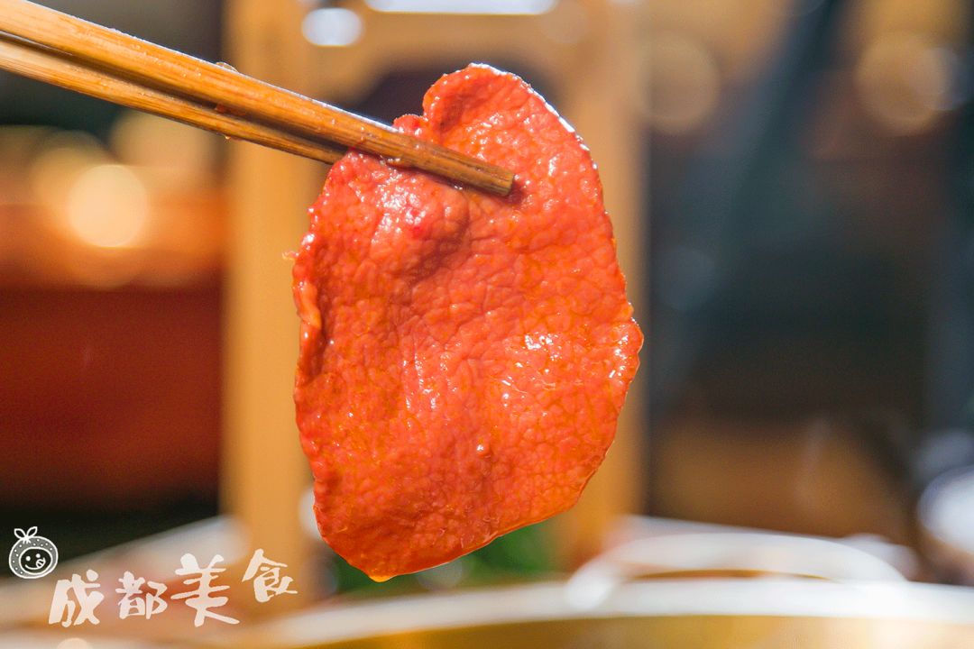 春熙路的宫廷火锅,自带旋转楼梯.