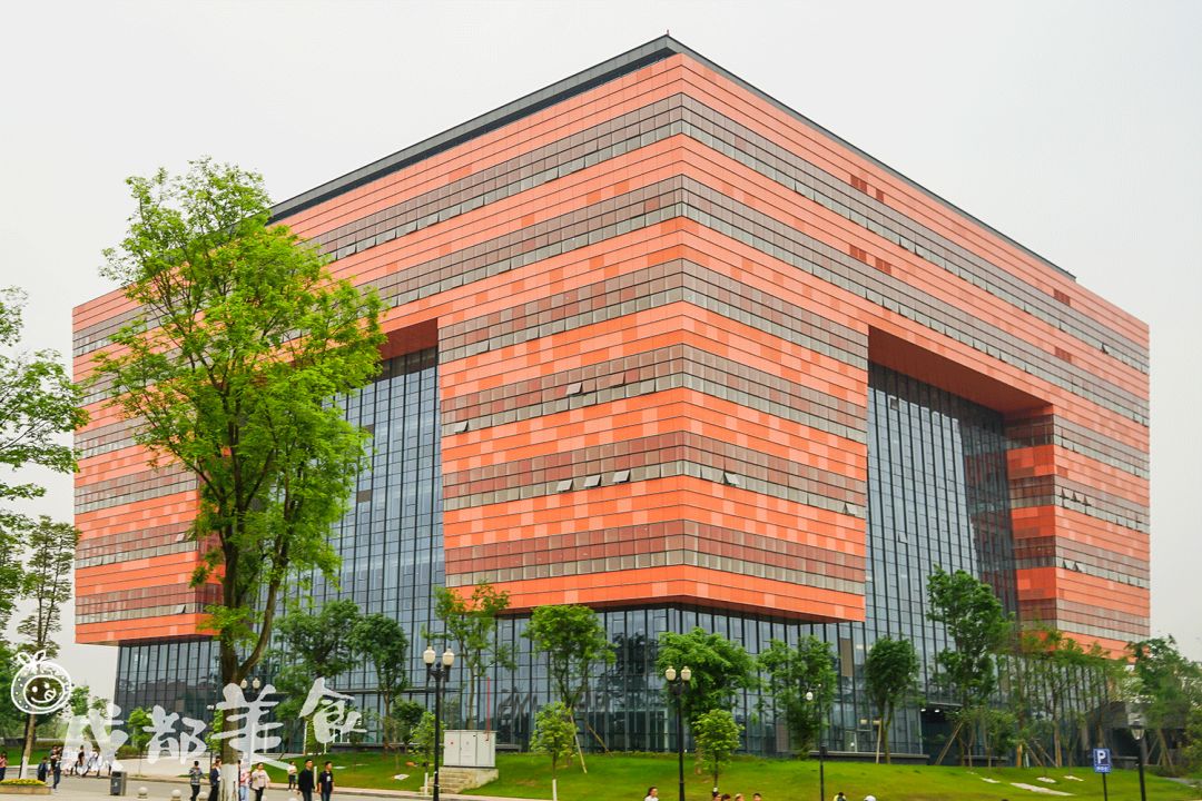 十陵人的嘴ber太挑了,成都大学的夜市都喂不饱他们!