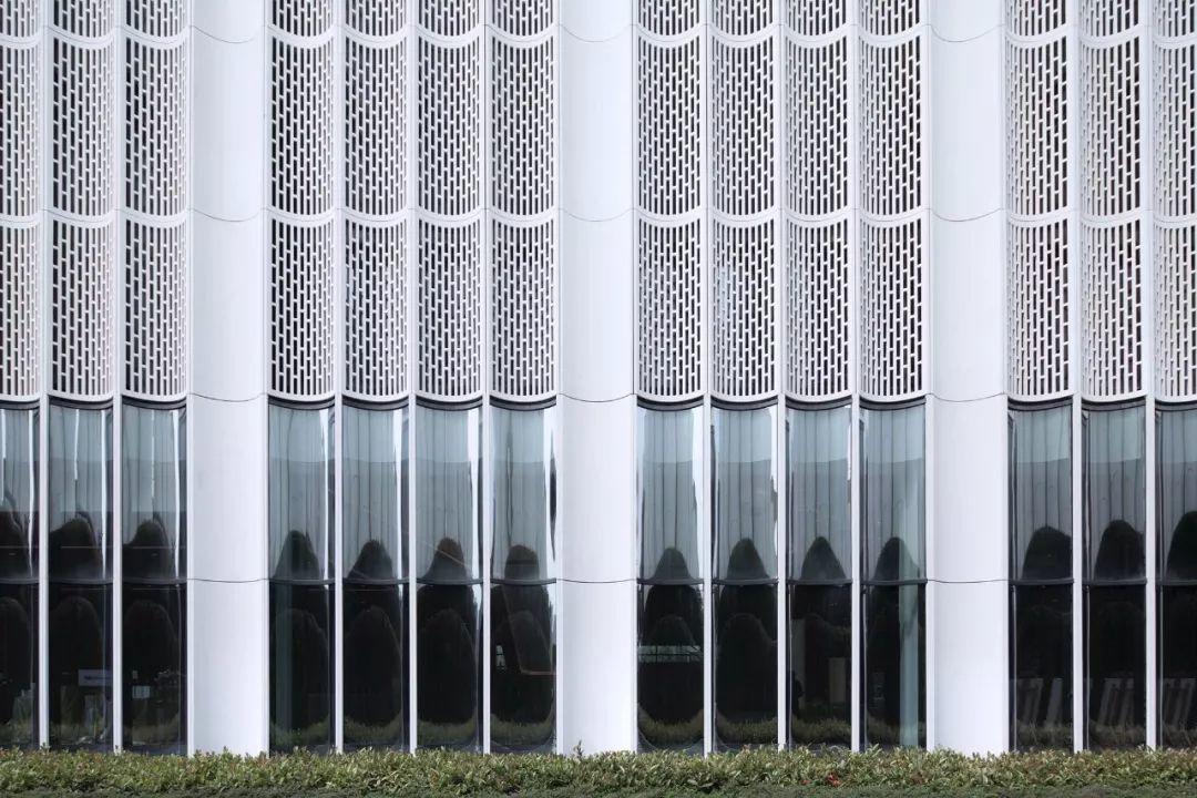 地表超高强材料uhpc,起始于国外,却在国内被设计师逐渐玩出了新高度!