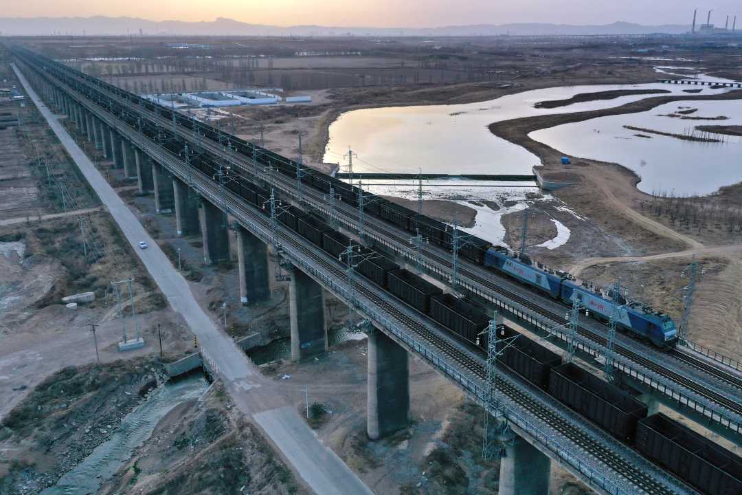 大秦铁路承载国之重托