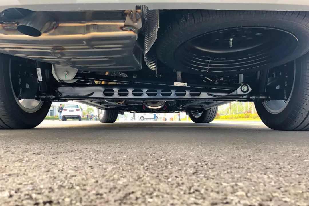 换装新款1.8T发动机，吉利这台7座车值得奶爸们考虑！