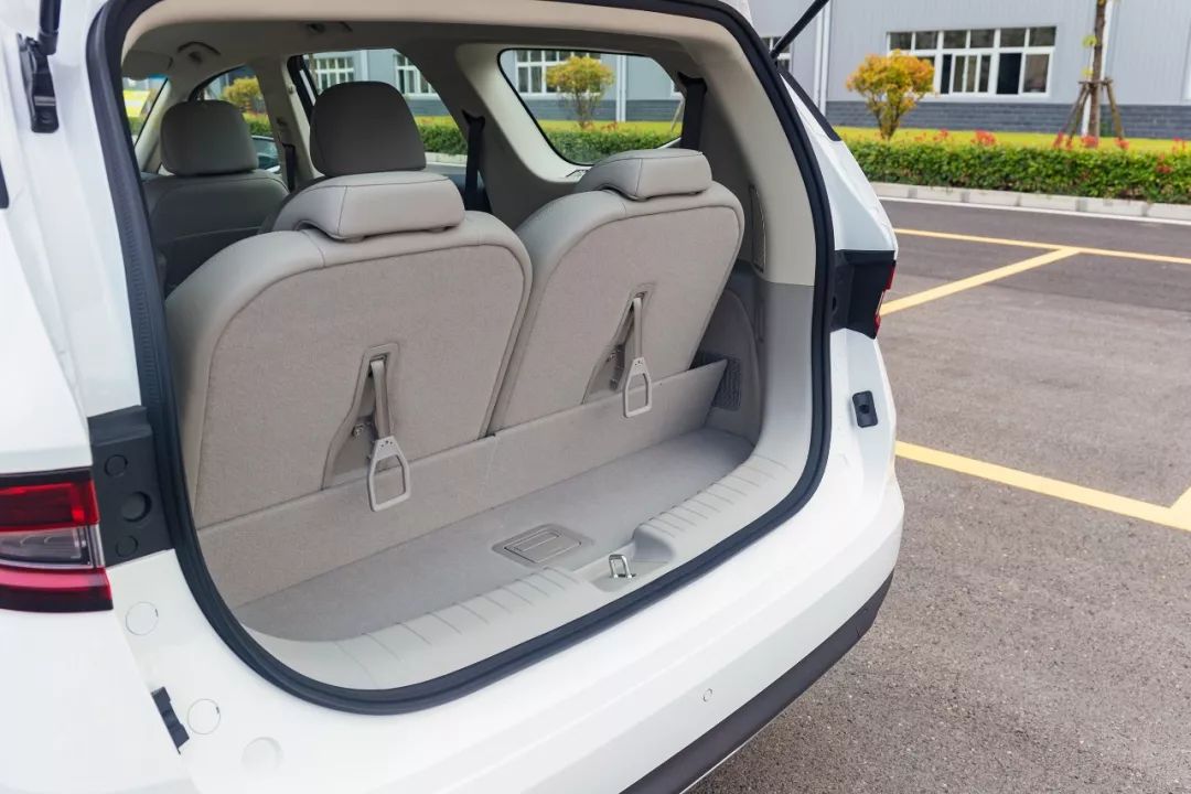 换装新款1.8T发动机，吉利这台7座车值得奶爸们考虑！