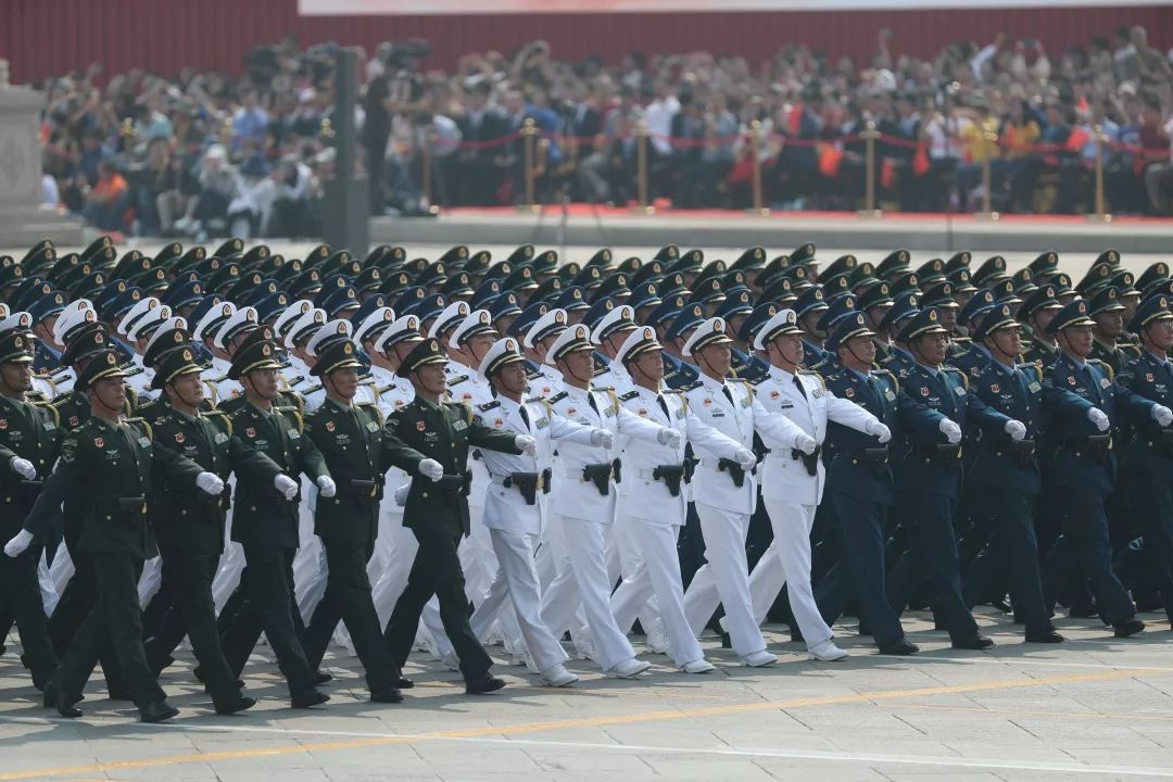 中国最帅天团15个徒步方队打包送给你