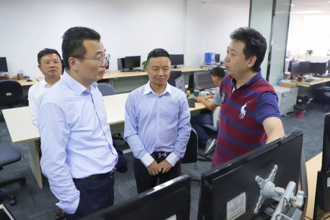 金证与申万宏源举行合作签约仪式