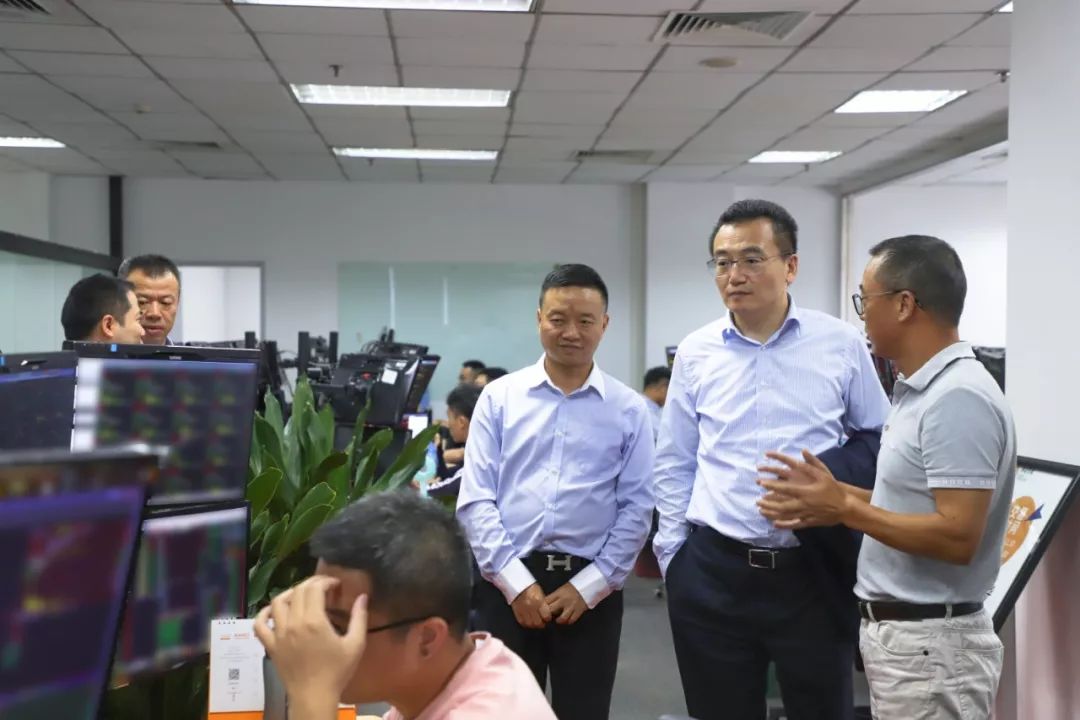 金证与申万宏源举行合作签约仪式